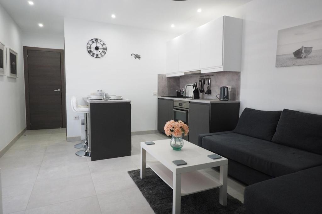 Private Apartment With Mountain And Sea Views, La Asomada, Lanzarote Tias Exterior photo